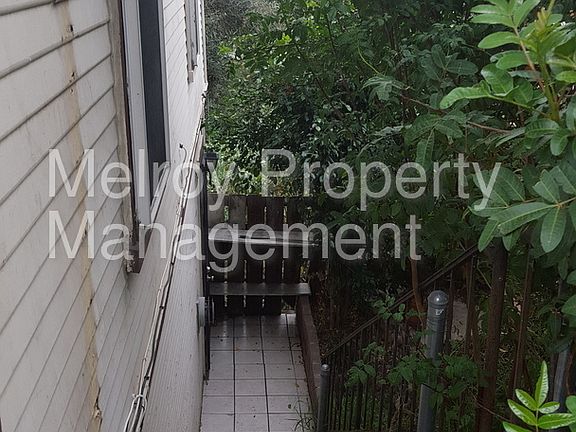 3rd image of 440 1/2 31st St