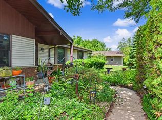 W245S7345 Heather Ridge Dr, Waukesha, WI 53189