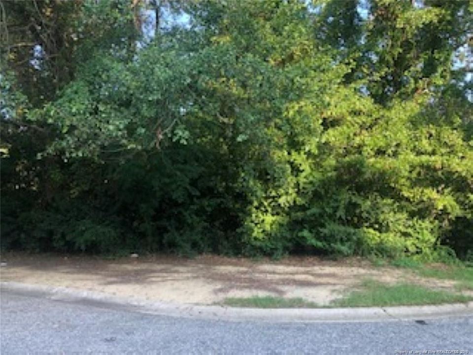 1st image of 220 Grey Fox Ln