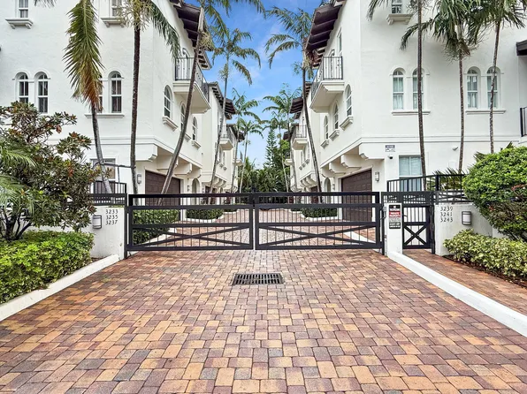 3237 NE 13th Street NE, Pompano Beach, FL 33062