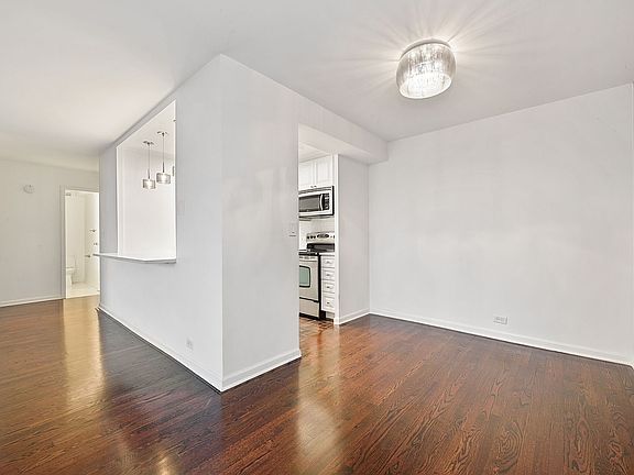 5th image of 1400 N State Pkwy APT 14B