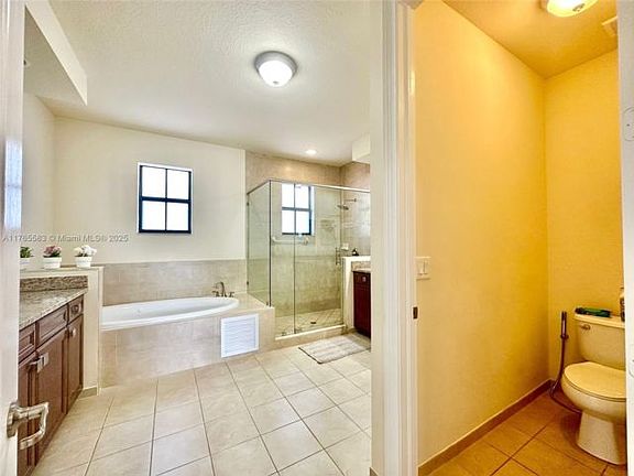 4th image of 8875 NW 99th Ct Unit 8875