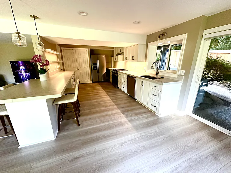 9418 Valhalla Way #B — Photo 5
