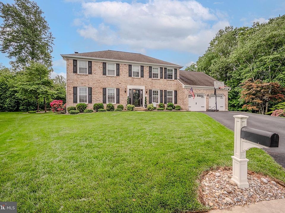 1st image of 11 Lilac Ct