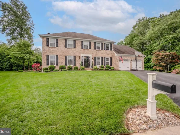 11 Lilac Ct, Wilmington, DE 19808