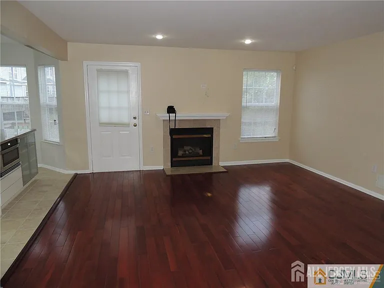 107 Amy Dr — Photo 4