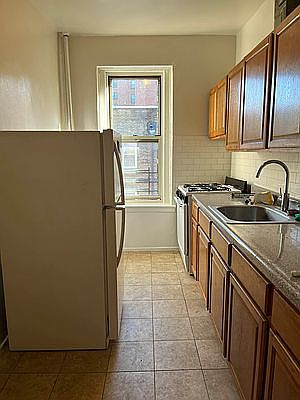 1st image of 261 Seaman Ave #E9