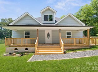 1820 N Hewitt Ave, Newton, NC 28658