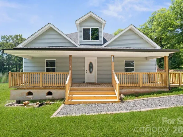 1820 N Hewitt Ave, Newton, NC 28658