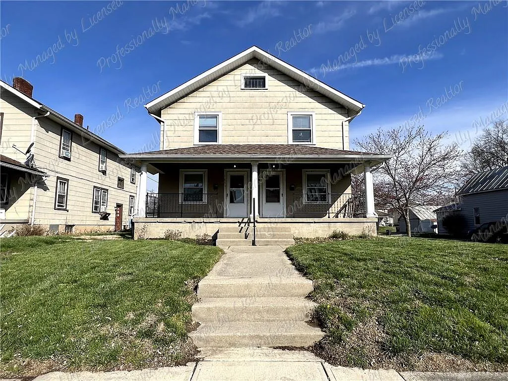 103 E Main St photo 1