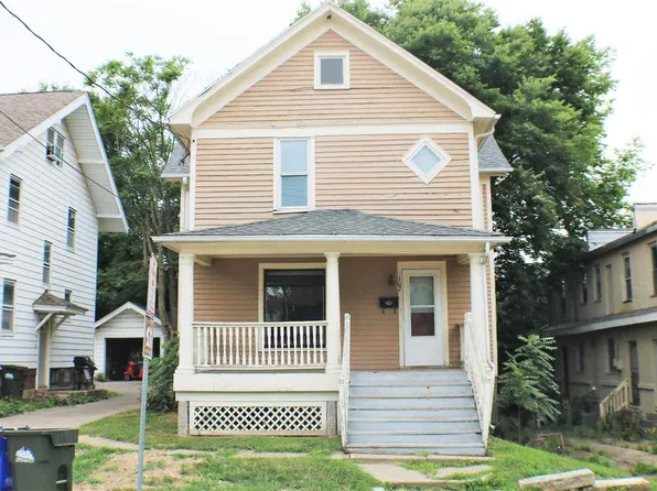 107 S Lucas St, Iowa City, IA 52240