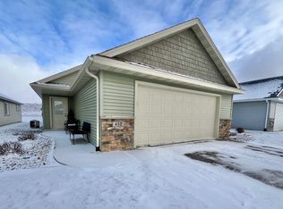 650 Tremont Ln, River Falls, WI 54022