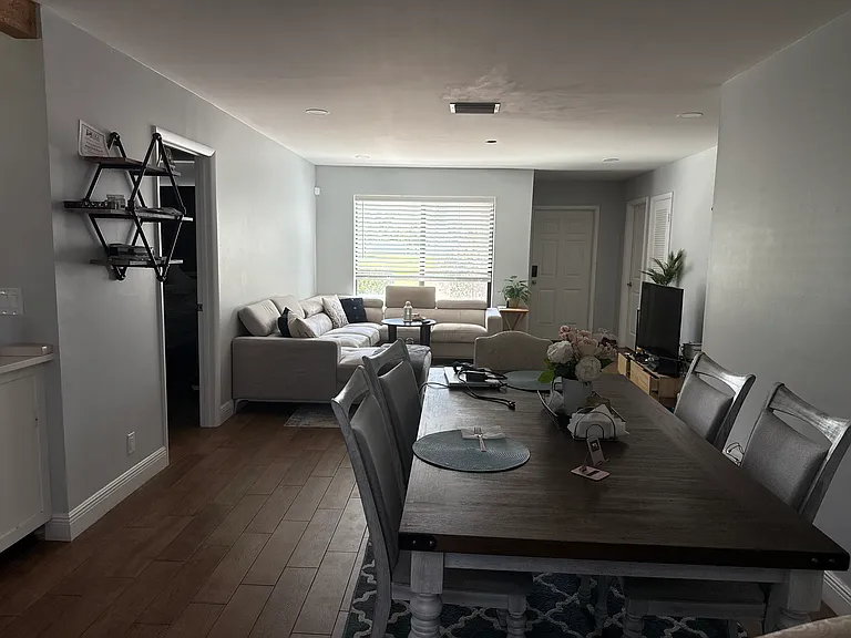 4311 NW 2nd Ave — Photo 5