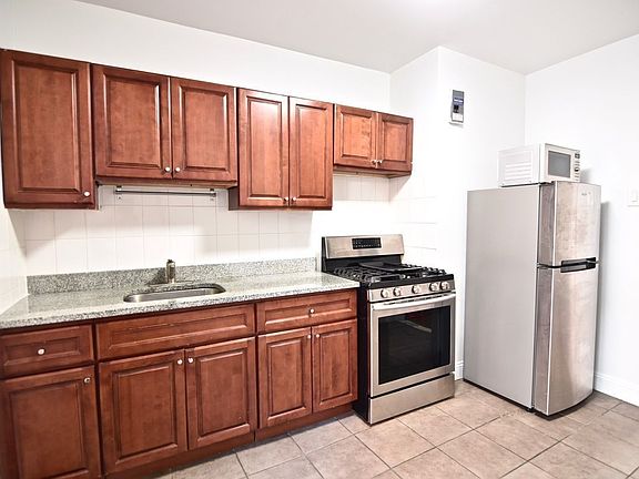 2nd image of 2220 Frederick Douglass Blvd #N3