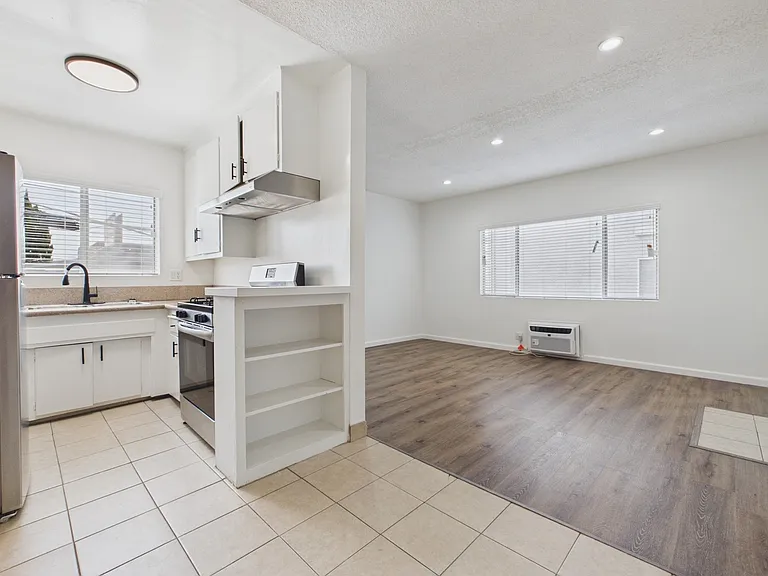 Vinton Apartments — Photo 13