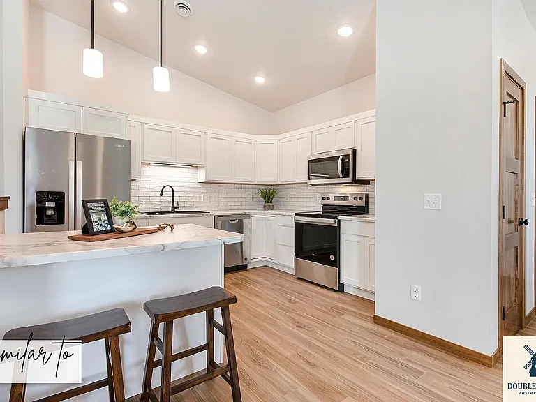 2407 E Jetty Pl — Photo 9