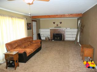 946 Crescent St, Raymond, WA 98577