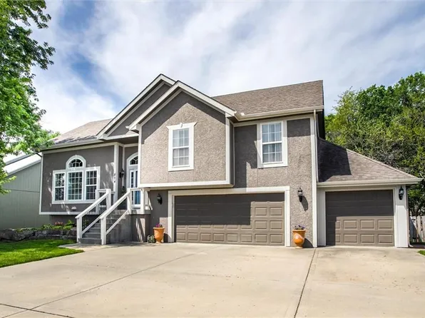 804 Chisam Rd, Kearney, MO 64060