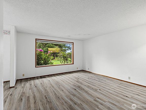 4th image of 8011 188th Avenue SW