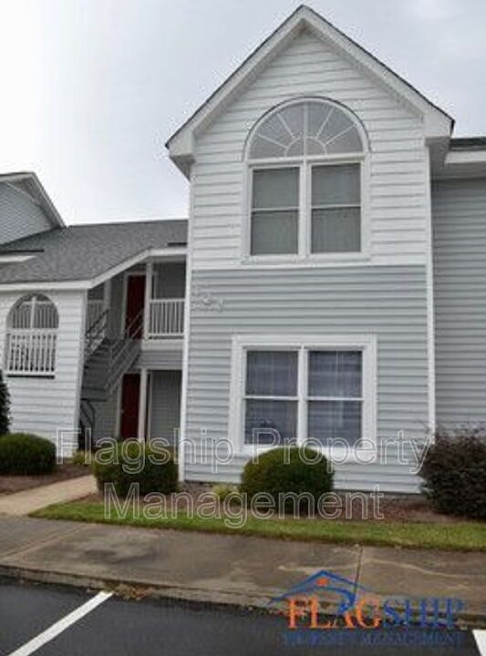 1st image of 127C W Victoria Ct