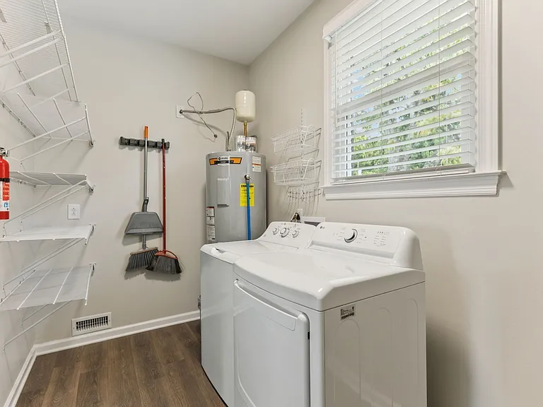 1618 Shelley St — Photo 18