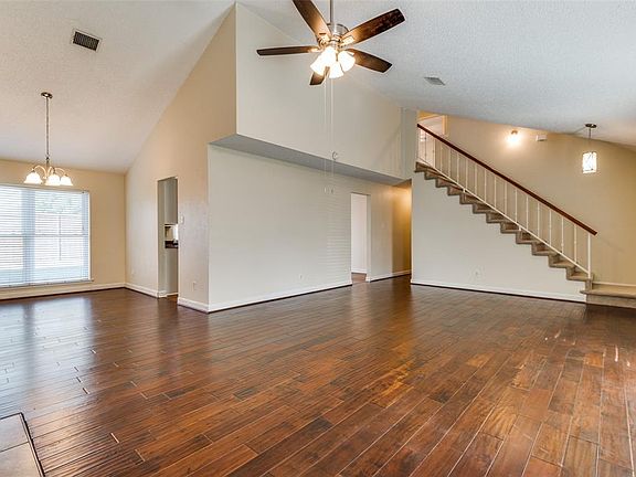 5th image of 107 Wooddale Dr