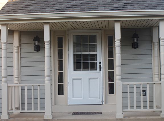 2nd image of 2646 College Hill Cir #122