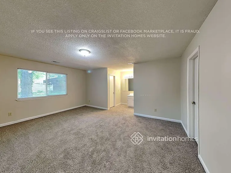 4700 Cricklewood Ln — Photo 9