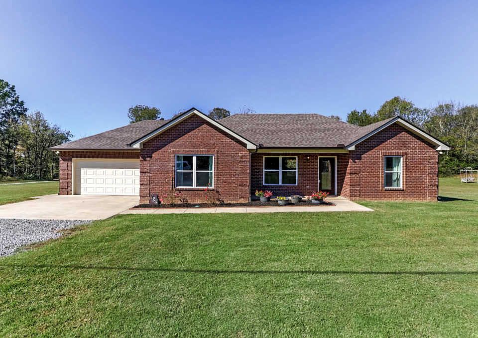 1st image of 134 Hidden Valley Ln