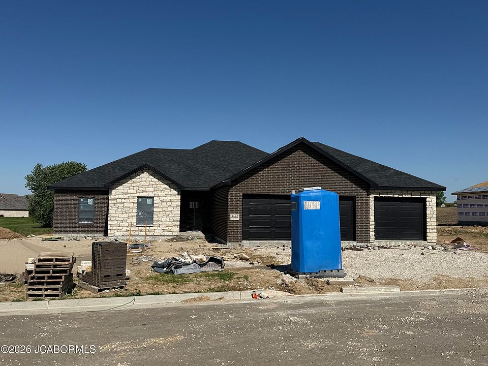 1st image of 2435 Kirk Dr