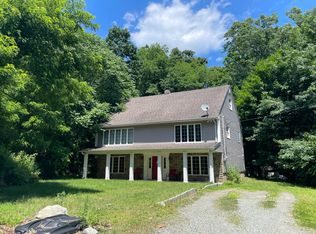 5 Buena Vista Dr, Ringwood, NJ 07456