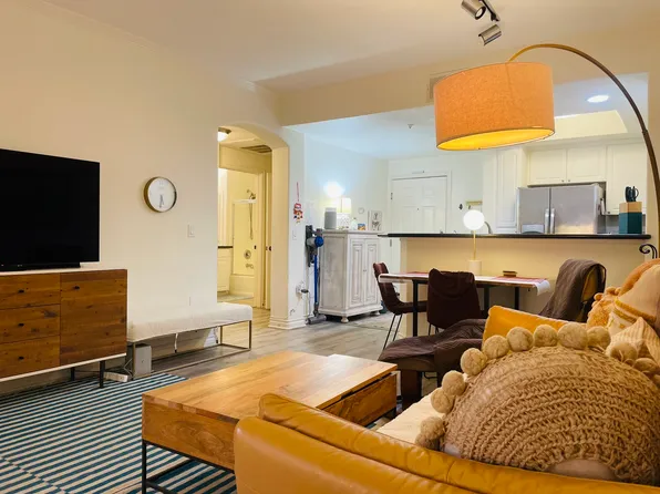 9263 Regents Rd #B207, La Jolla, CA 92037