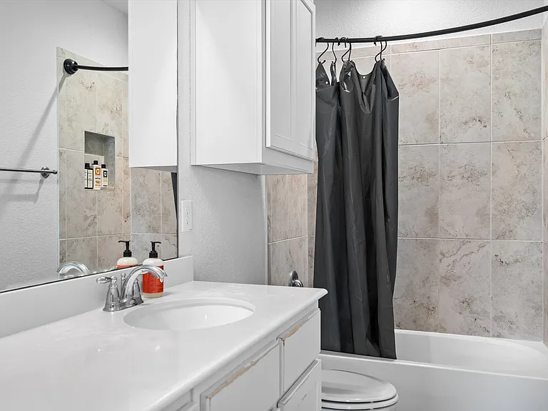 840 Parkside Dr — Photo 10