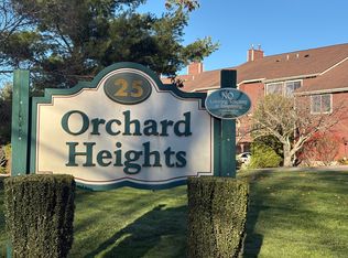 25 Florence Rd UNIT 71, Branford, CT 06405