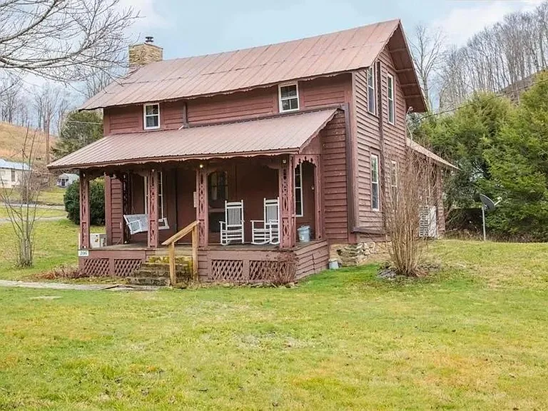 106 Cole Dr — Photo 1