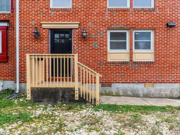 12 Kings Grant Way, Wilmington, DE 19802