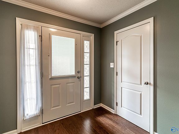 3rd image of 124 Wittington Ln