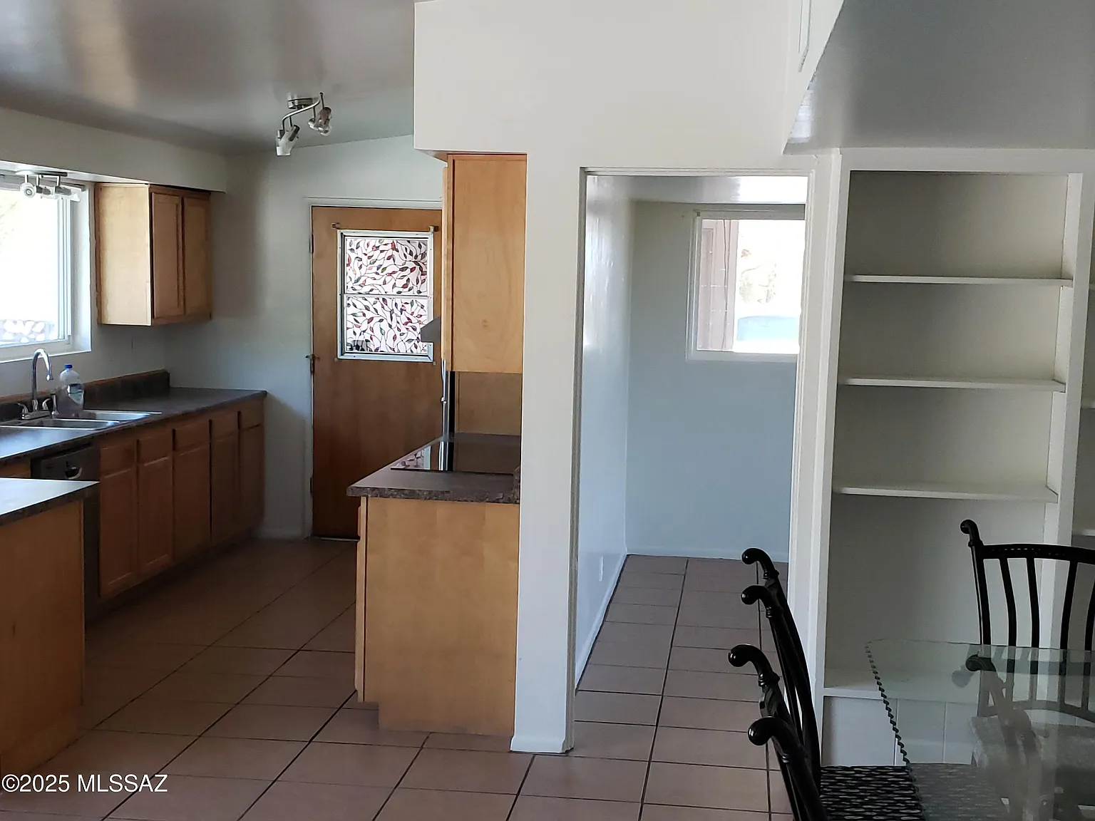 4 bed, 2138 sqft, $2,600 — Photo 4