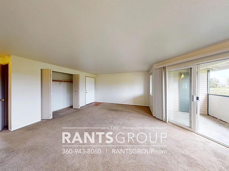 Yelm Creek Apartments — Photo 36