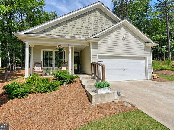 2nd image of 110 Cherry Ct