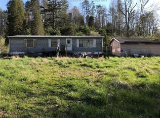 181 Creston Rd, Cottageville, WV 25239