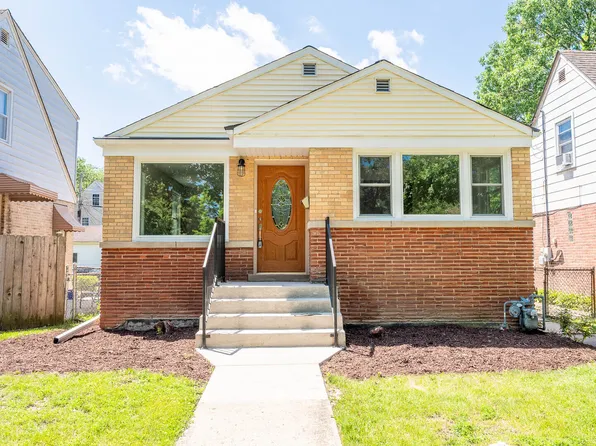 2408 Nathaniel Pl, Evanston, IL 60202