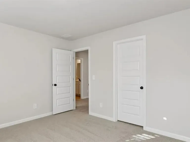 2828 Sweet Red Cir — Photo 16