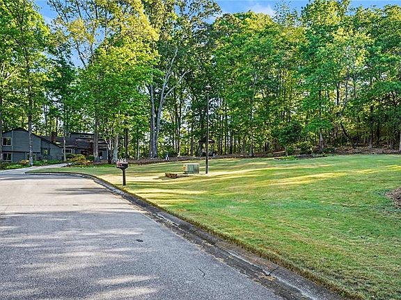 4th image of 2467 Laurel Ridge Pl SW