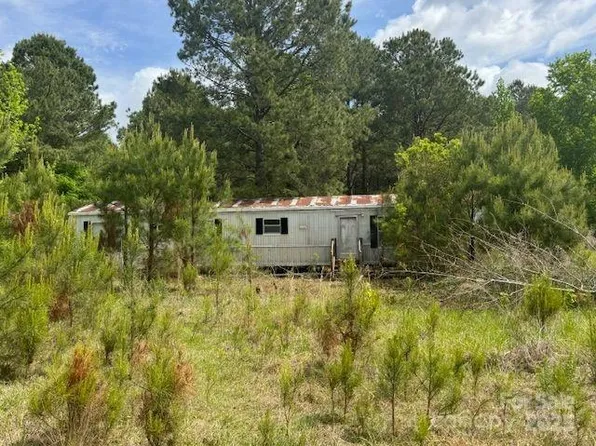 1682 Odom Rd, Bennettsville, SC 29512