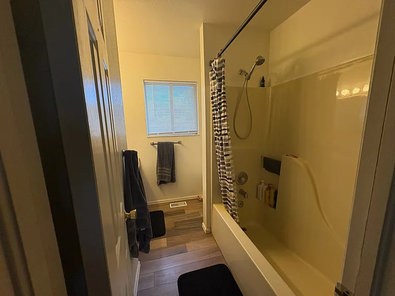 942 S Harmony Ln — Photo 2