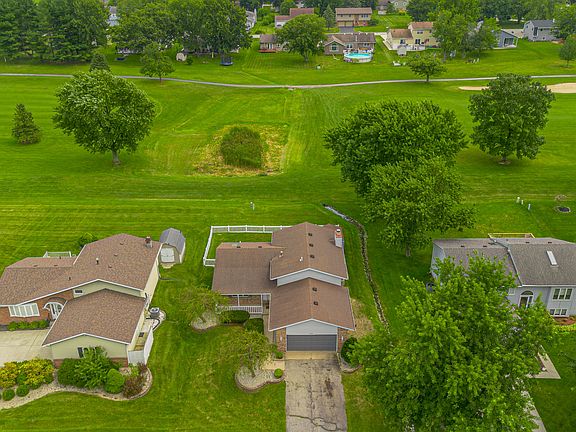 2nd image of 3695 Kingsway Dr