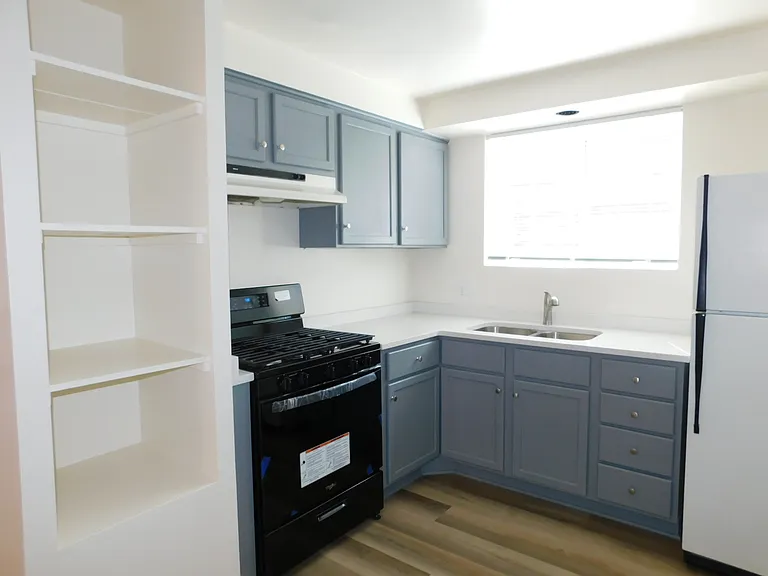 924 Hinman Ave #2C — Photo 6