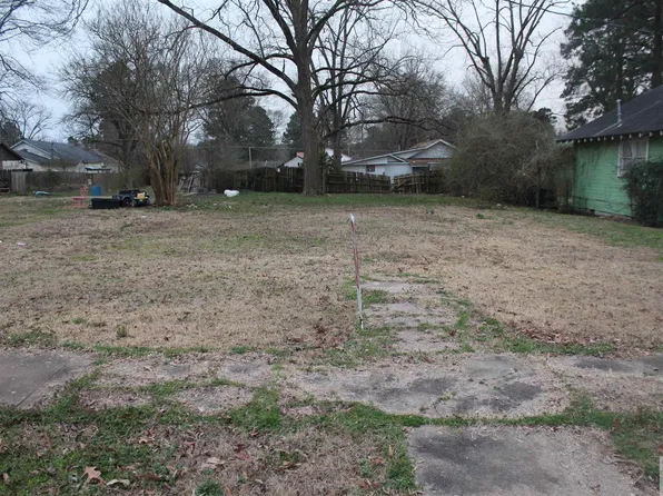 1013 W 5th St, Hope, AR 71801