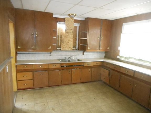 4th image of 1315 N 34th St